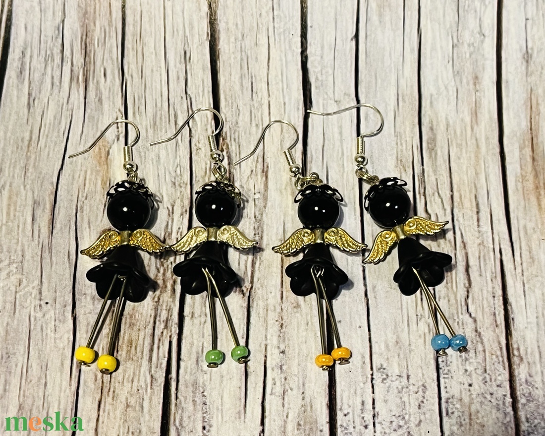 Fekete angyalka színesben fülbevalók - ékszer - fülbevaló - csillár fülbevaló - Meska.hu