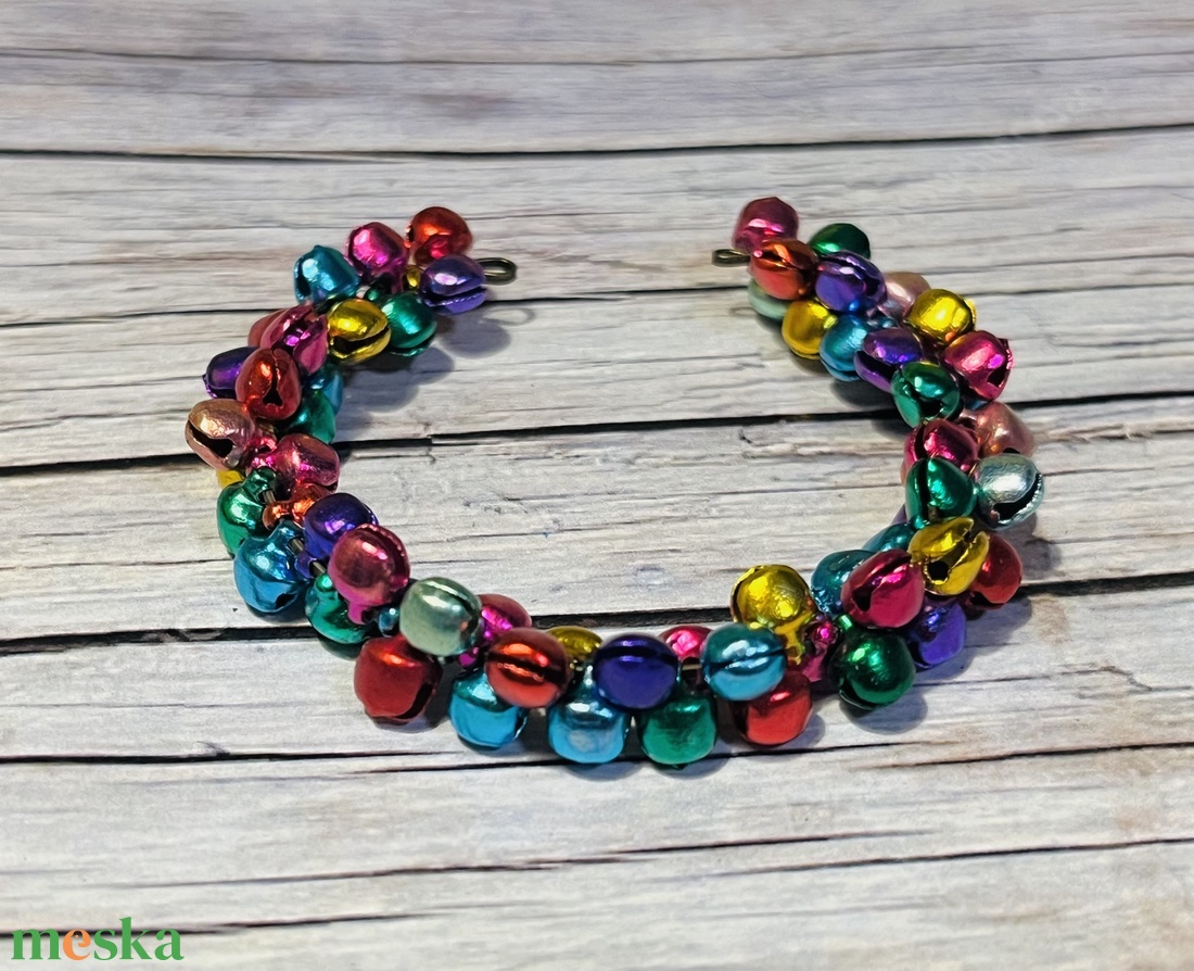 Farsangi csengő-bongó karkötő -  - Meska.hu