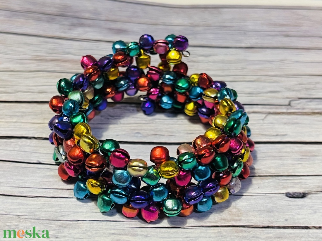 Kétsoros farsangi csengő-bongó karkötő -  - Meska.hu