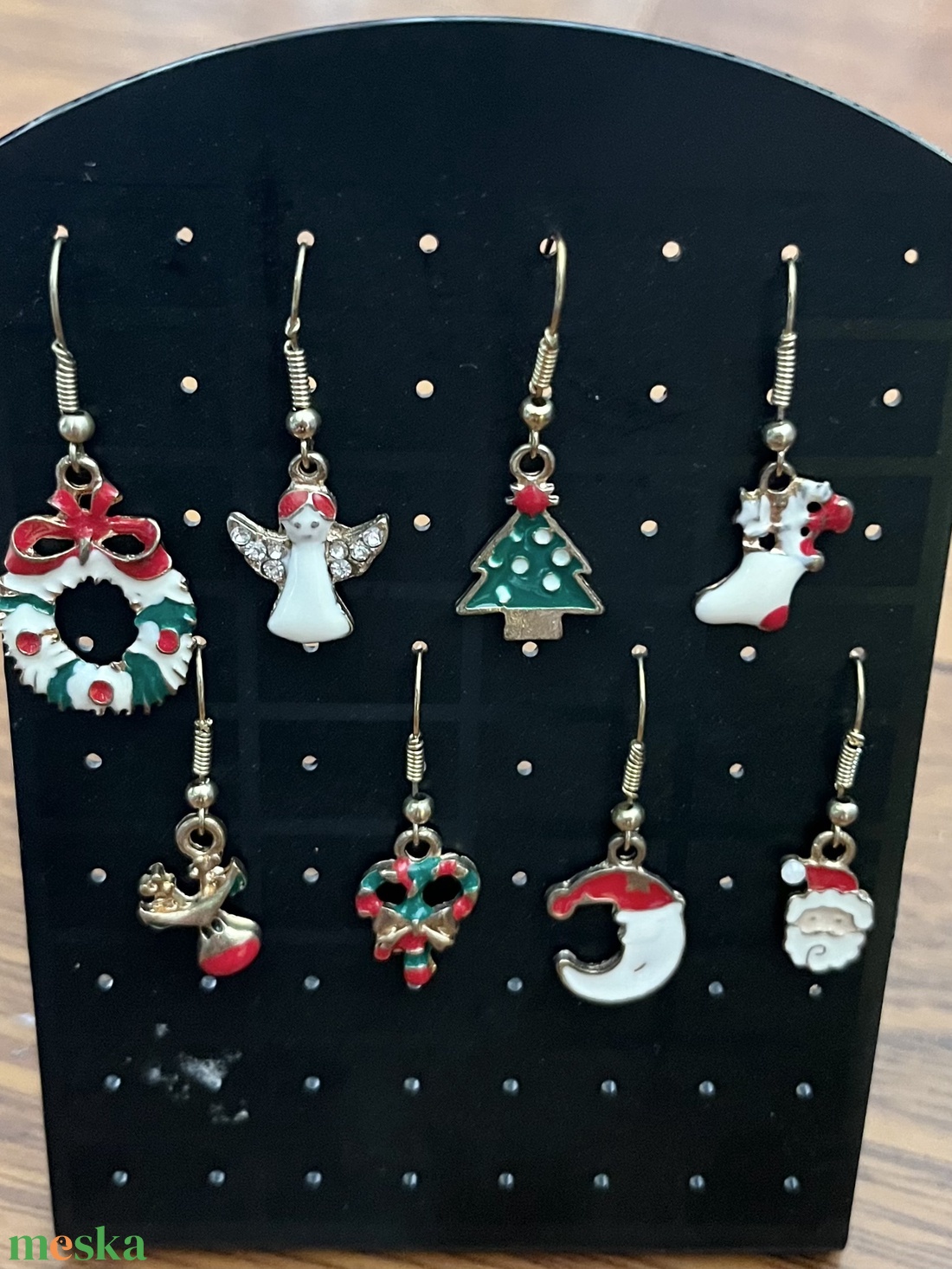 Felemás mikulás fülbevaló - ékszer - fülbevaló - lógó fülbevaló - Meska.hu