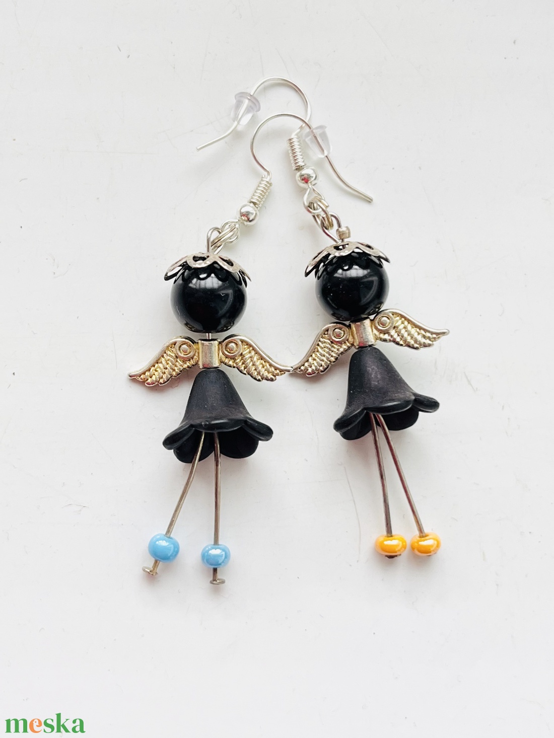 Fekete angyalka színesben fülbevalók - ékszer - fülbevaló - csillár fülbevaló - Meska.hu