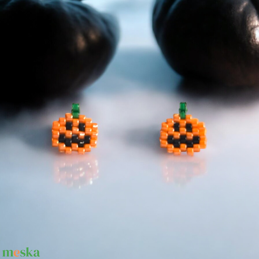 Mini Tökvarázs - kézzel fűzött gyöngy fülbevaló, Halloween-i kistök, apró, cuki - otthon & életmód - dekoráció - halloween - halloweeni ékszerek - Meska.hu Mini Tökvarázs - kézzel fűzött gyöngy fülbevaló, Halloween-i kistök, apró, cuki - otthon & életmód - dekoráció - halloween - halloweeni ékszerek - Meska.hu