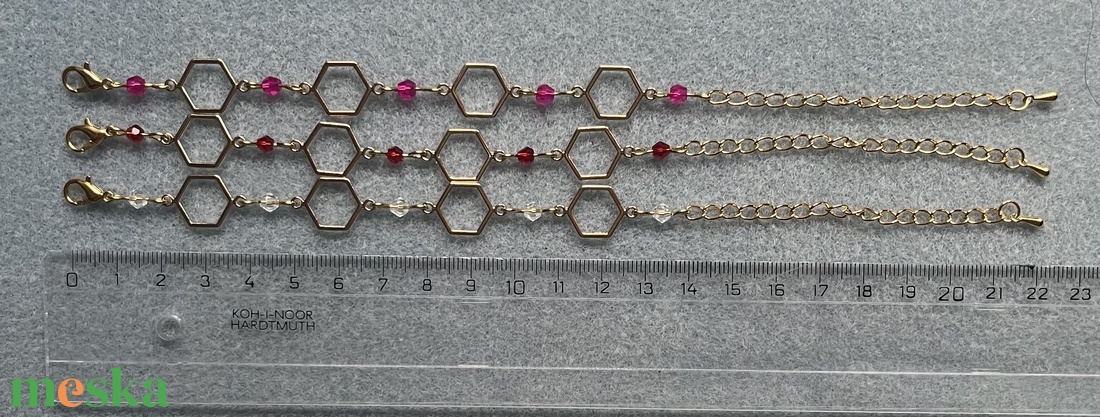 Színek Játéka Hexagonok - egyszerű, gyöngyös karkötő, hexagon formák, választható színű gyöngy, állítható méret - ékszer - karkötő - lánc karkötő - Meska.hu Színek Játéka Hexagonok - egyszerű, gyöngyös karkötő, hexagon formák, választható színű gyöngy, állítható méret - ékszer - karkötő - lánc karkötő - Meska.hu