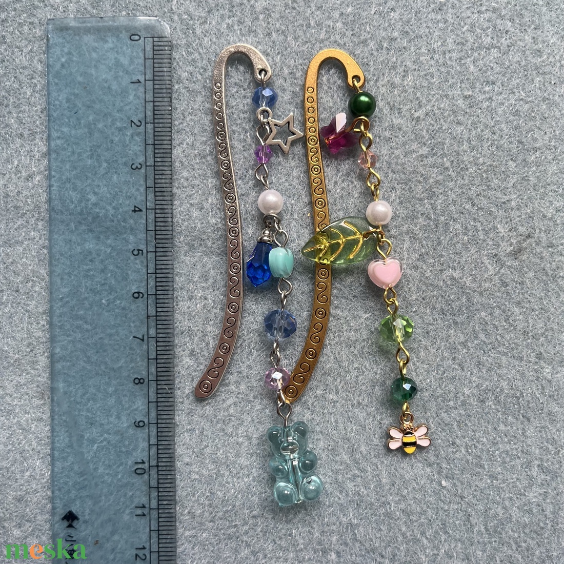 Könyvszirmok-fém könyvjelzők, vidám, tavaszi gyöngyökkel díszítve, választható színekben és mintákban, egyedi kiegészítő - könyv & zene - könyvjelző - Meska.hu