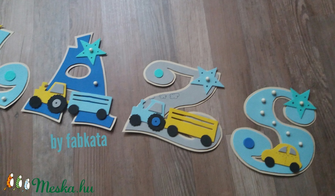 BALÁZS - BABANÉV, FALMATRICA, GYEREKSZOBA TRAKTOR AUTÓ -  - Meska.hu