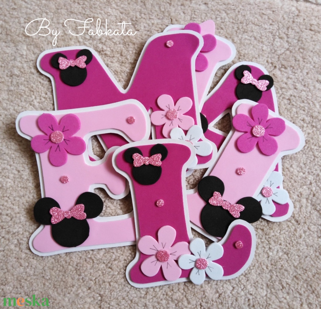 Minnie stílúsú 15cm babanév falmatrica bababetű dekorgumi  - otthon & életmód - dekoráció - fali és függő dekoráció - betű & név - Meska.hu