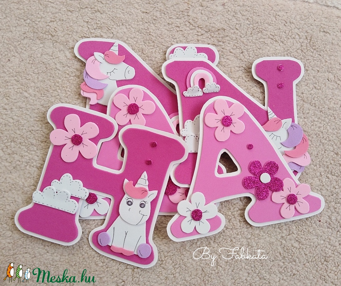 Unikornis mintás magenta név 15cm babanév falmatrica bababetű dekorgumi  - otthon & életmód - dekoráció - Meska.hu