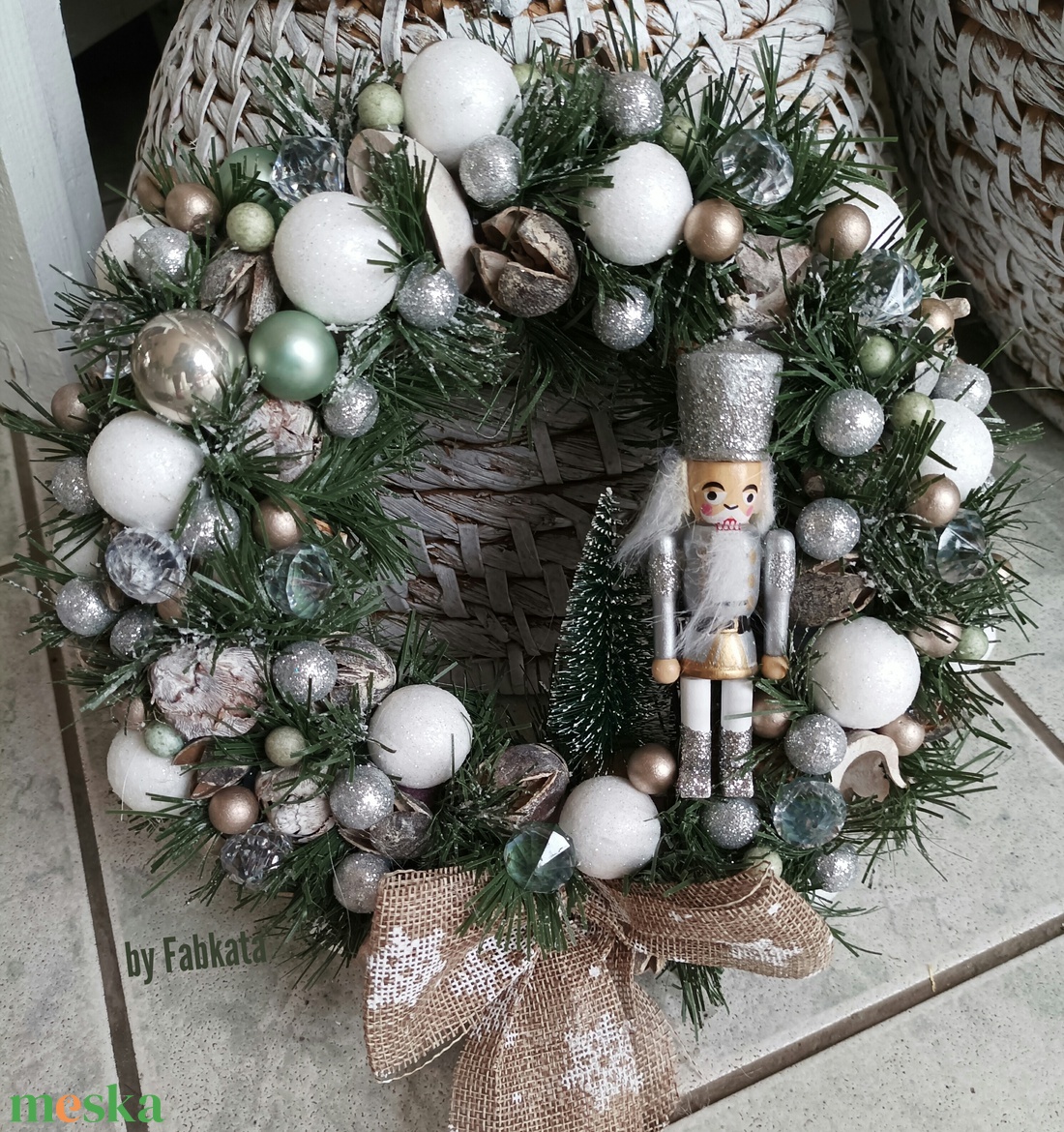 Diótörős adventi karácsonyi ajtódísz kopogtató 24cm koszorú  - karácsony - karácsonyi lakásdekoráció - karácsonyi ajtódíszek - Meska.hu