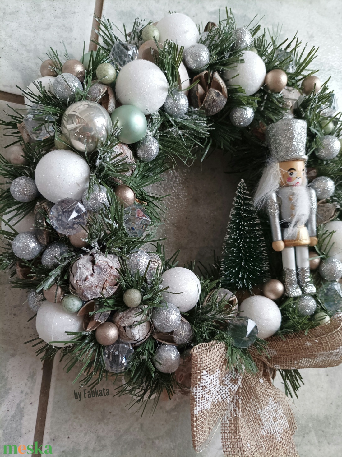 Diótörős adventi karácsonyi ajtódísz kopogtató 24cm koszorú  - karácsony - karácsonyi lakásdekoráció - karácsonyi ajtódíszek - Meska.hu
