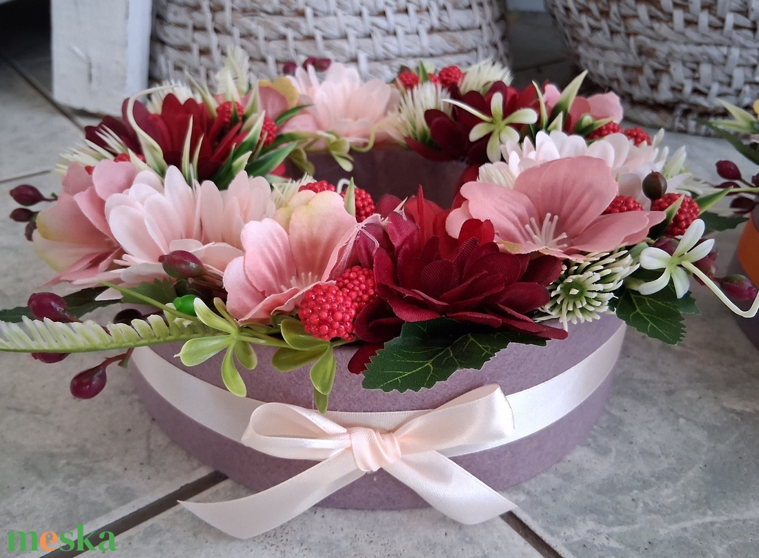 Virágkoszorú asztaldísz  - otthon & életmód - dekoráció - asztal és polc dekoráció - asztaldísz - Meska.hu