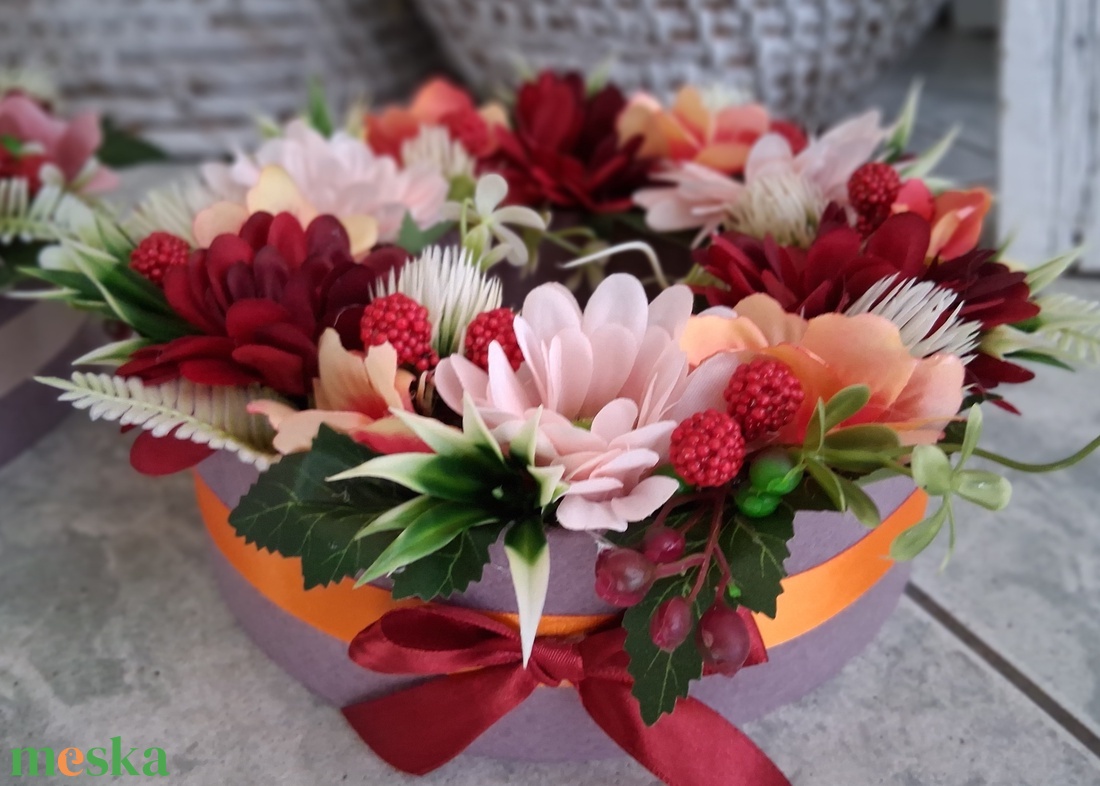 Selyemvirágos koszorú asztaldísz  - otthon & életmód - dekoráció - asztal és polc dekoráció - asztaldísz - Meska.hu