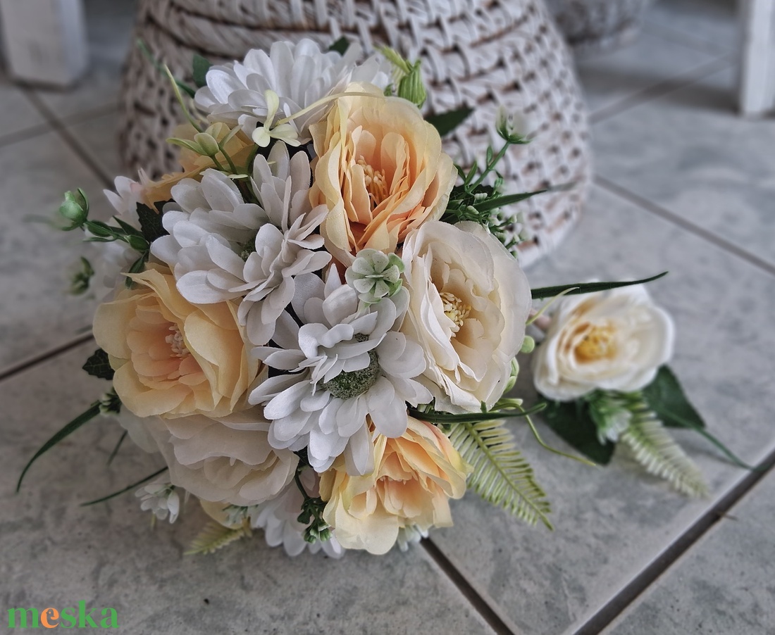 Menyasszonyi csokor kitűzővel - esküvő - menyasszonyi- és dobócsokor - Meska.hu