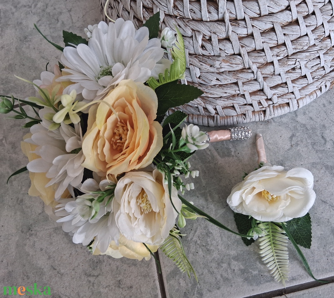 Menyasszonyi csokor kitűzővel - esküvő - menyasszonyi- és dobócsokor - Meska.hu