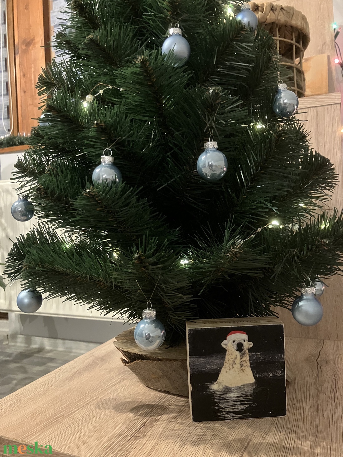 Mini fa dekoráció / Jegesmedve télapó sapkában - karácsony - karácsonyi lakásdekoráció - karácsonyi lakásdíszek - Meska.hu