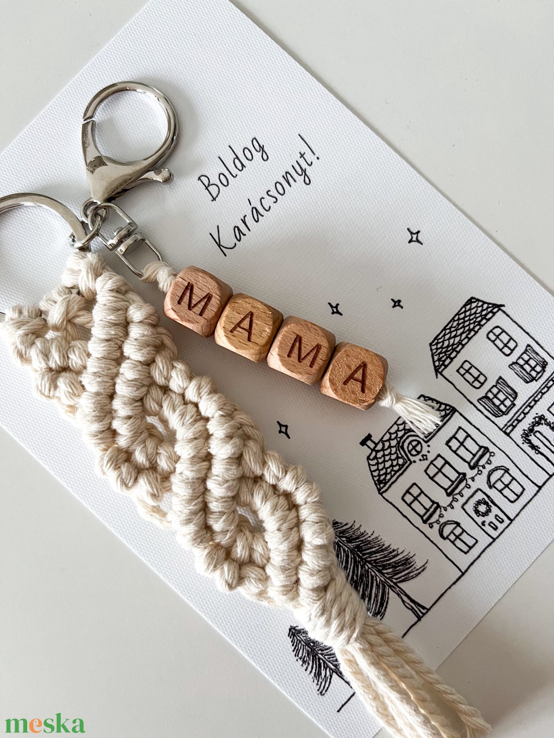 MAMA feliratos makramé kulcstartó adventi képeslappal, különleges karácsonyi ajándék nagymamáknak - táska & tok - kulcstartó & táskadísz - kulcstartó - Meska.hu MAMA feliratos makramé kulcstartó adventi képeslappal, különleges karácsonyi ajándék nagymamáknak - táska & tok - kulcstartó & táskadísz - kulcstartó - Meska.hu