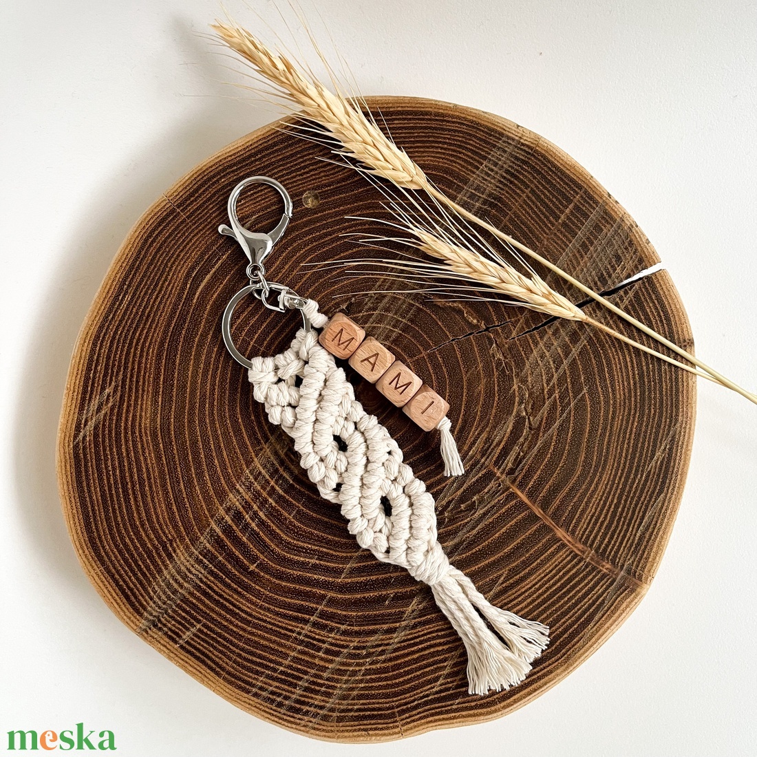 MAMI feliratos makramé kulcstartó adventi képeslappal, különleges karácsonyi ajándék nagymamáknak - táska & tok - kulcstartó & táskadísz - kulcstartó - Meska.hu MAMI feliratos makramé kulcstartó adventi képeslappal, különleges karácsonyi ajándék nagymamáknak - táska & tok - kulcstartó & táskadísz - kulcstartó - Meska.hu