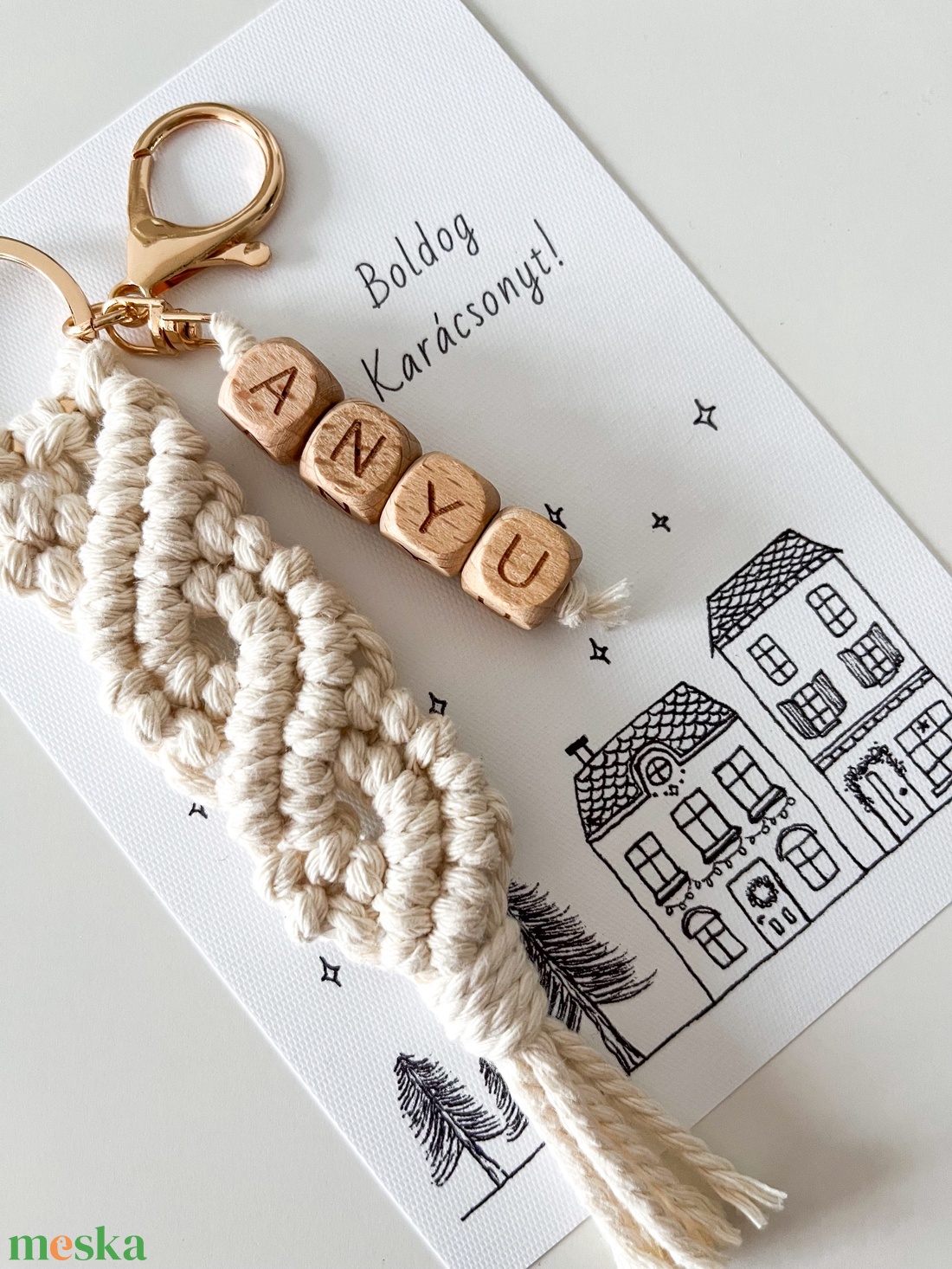 ANYU feliratos makramé kulcstartó adventi képeslappal, különleges karácsonyi ajándék anyukáknak - táska & tok - kulcstartó & táskadísz - kulcstartó - Meska.hu ANYU feliratos makramé kulcstartó adventi képeslappal, különleges karácsonyi ajándék anyukáknak - táska & tok - kulcstartó & táskadísz - kulcstartó - Meska.hu