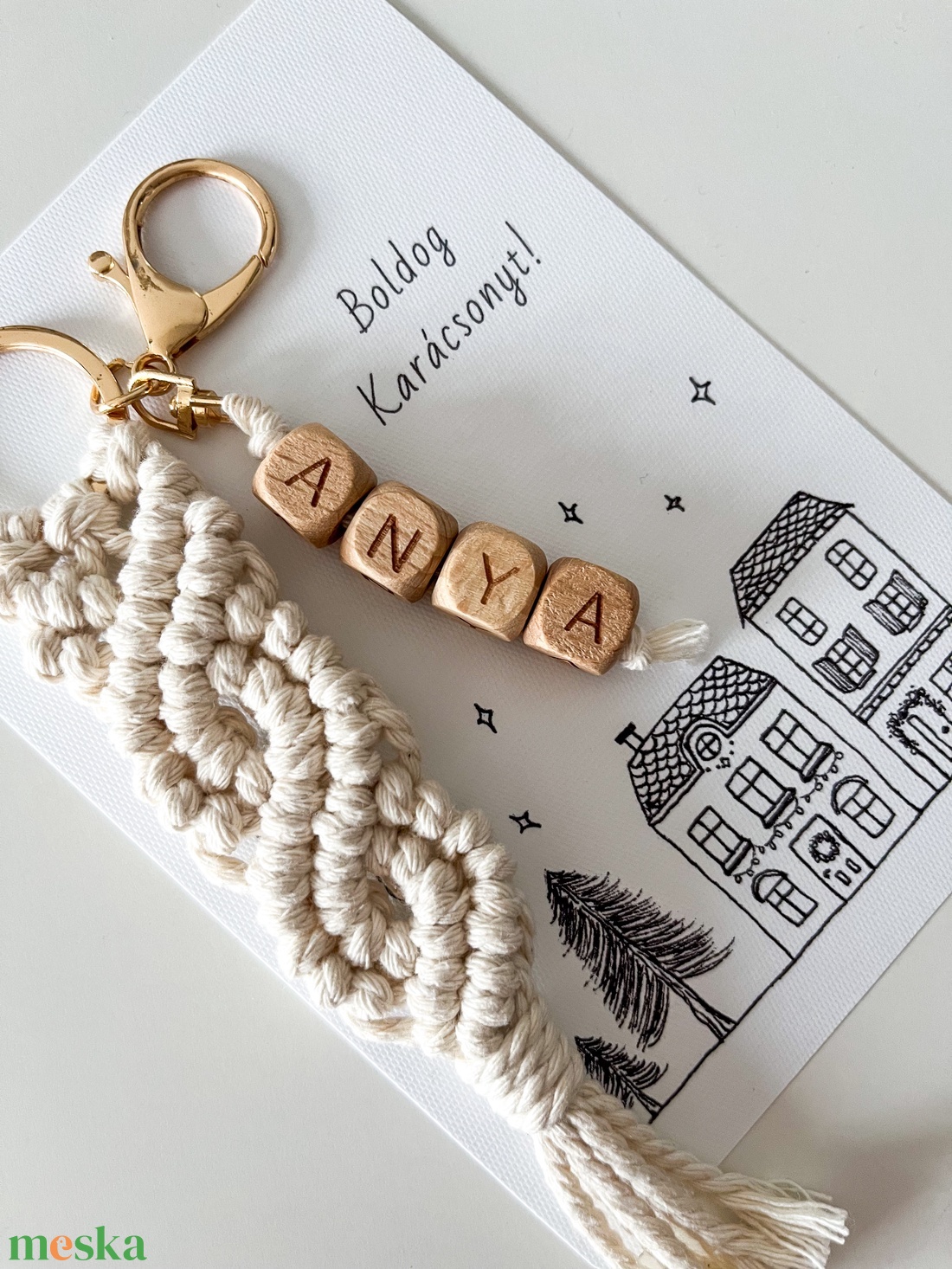 ANYA feliratos makramé kulcstartó adventi képeslappal, különleges karácsonyi ajándék anyukáknak - táska & tok - kulcstartó & táskadísz - kulcstartó - Meska.hu