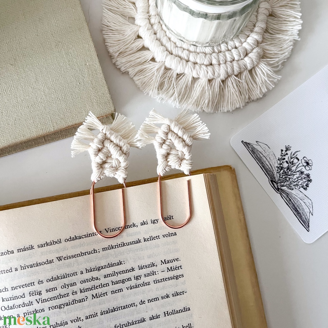 2 db natúr makramé könyvjelző, rozé arany színű gemkapcson - Páros makramé könyvjelző - könyv & zene - könyvjelző - Meska.hu 2 db natúr makramé könyvjelző, rozé arany színű gemkapcson - Páros makramé könyvjelző - könyv & zene - könyvjelző - Meska.hu