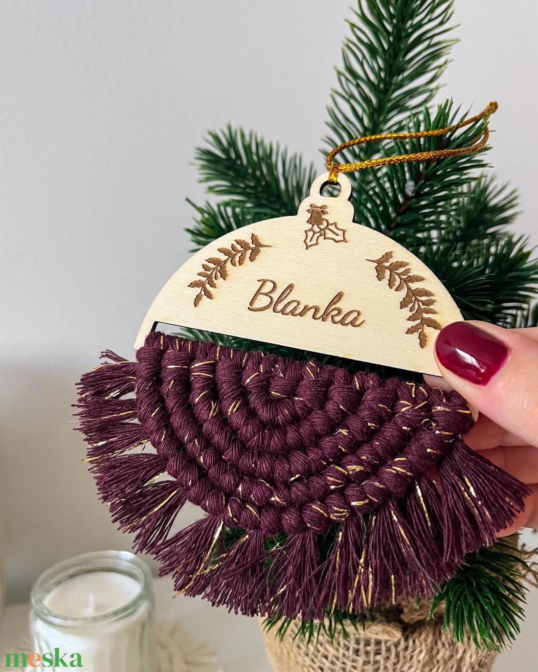 Csillogó, névre szóló makramé karácsonyfadísz, burgundi-arany színű fonalból, személyre szóló karácsonyi ajándék - karácsony - karácsonyi lakásdekoráció - karácsonyfadíszek - Meska.hu Csillogó, névre szóló makramé karácsonyfadísz, burgundi-arany színű fonalból, személyre szóló karácsonyi ajándék - karácsony - karácsonyi lakásdekoráció - karácsonyfadíszek - Meska.hu
