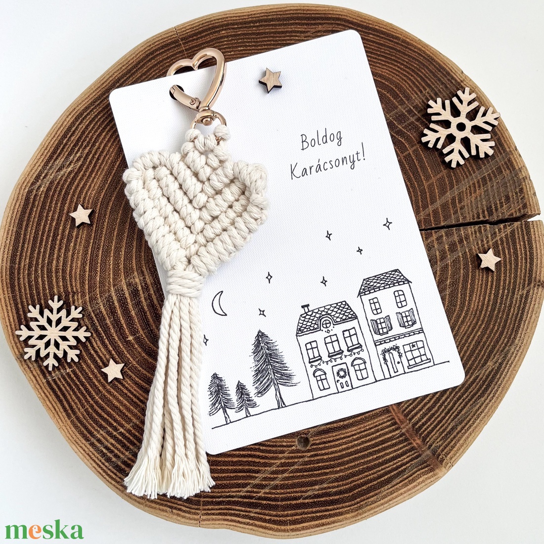 Natúr-arany makramé szív kulcstartó, egyedi képeslappal - táska & tok - kulcstartó & táskadísz - kulcstartó - Meska.hu