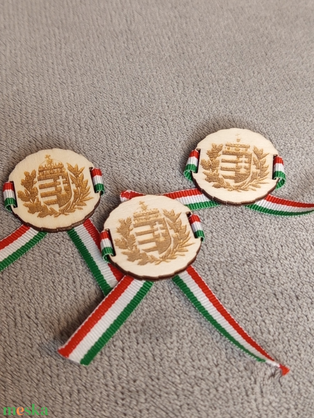 Kokárda - ékszer - kitűző és bross - Meska.hu Kokárda - ékszer - kitűző és bross - Meska.hu