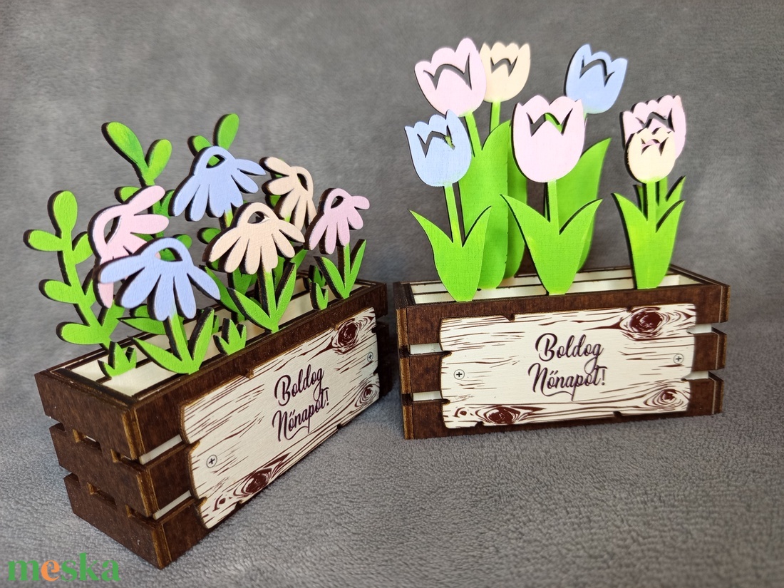 Gondozásmentes virágláda nőnapra, anyák napjára vagy csak úgy - otthon & életmód - virágdekoráció - virágdíszek - lézervágott virágdíszek - Meska.hu