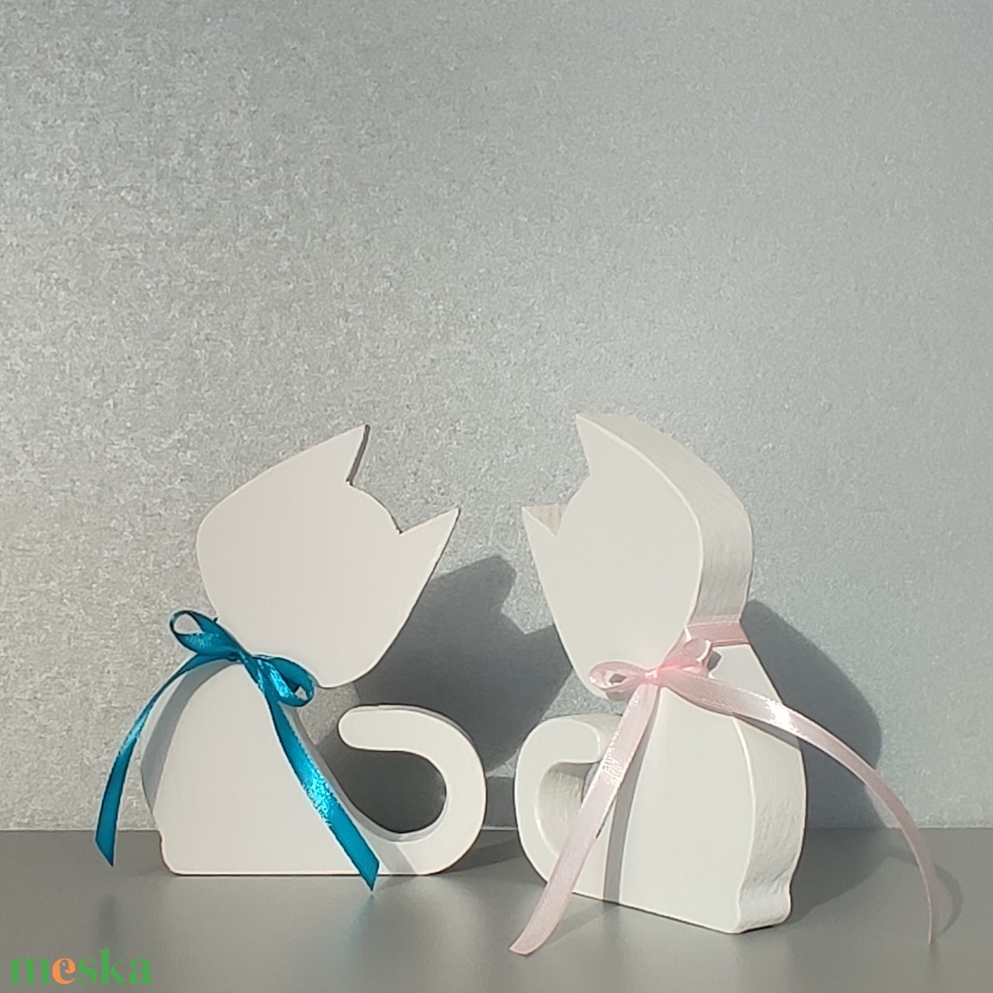 Fehér macska figura fenyőből - otthon & életmód - dekoráció - dísztárgy - Meska.hu