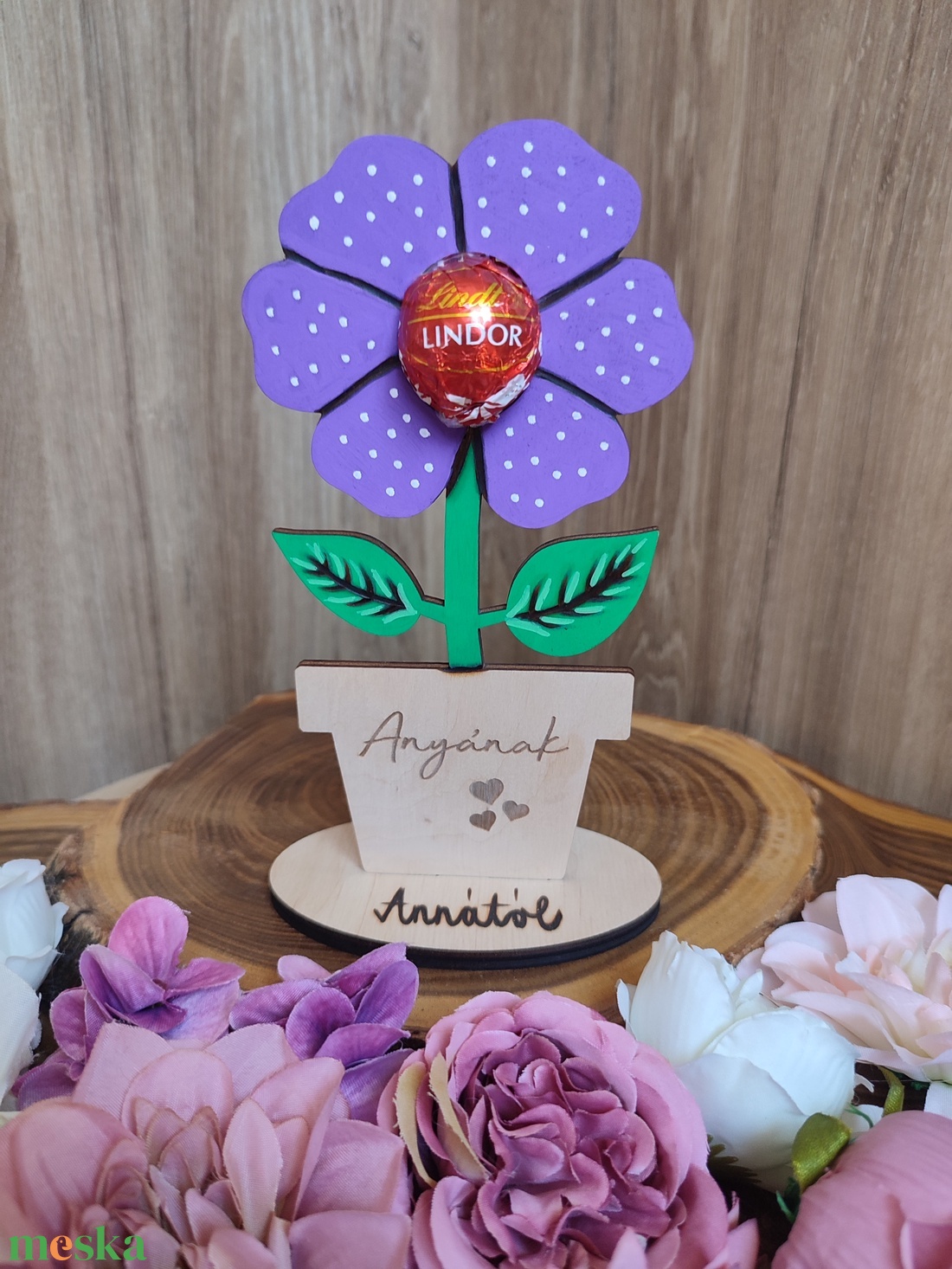 Anyának feliratú anyák napi virág dekoráció, csokival, kézzel festve -  - Meska.hu