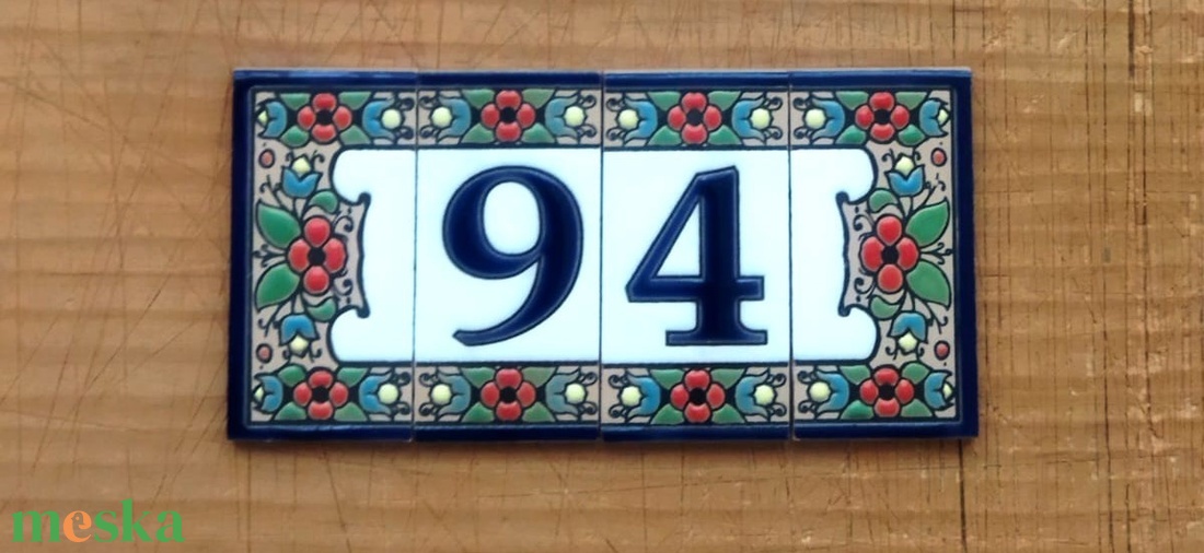 Egyedi rendeléshez - Fémekret nélküli, szabadon álló [94] házszám Flores 7,5 cm csempékkel - művészet - szobor - kerámia - Meska.hu