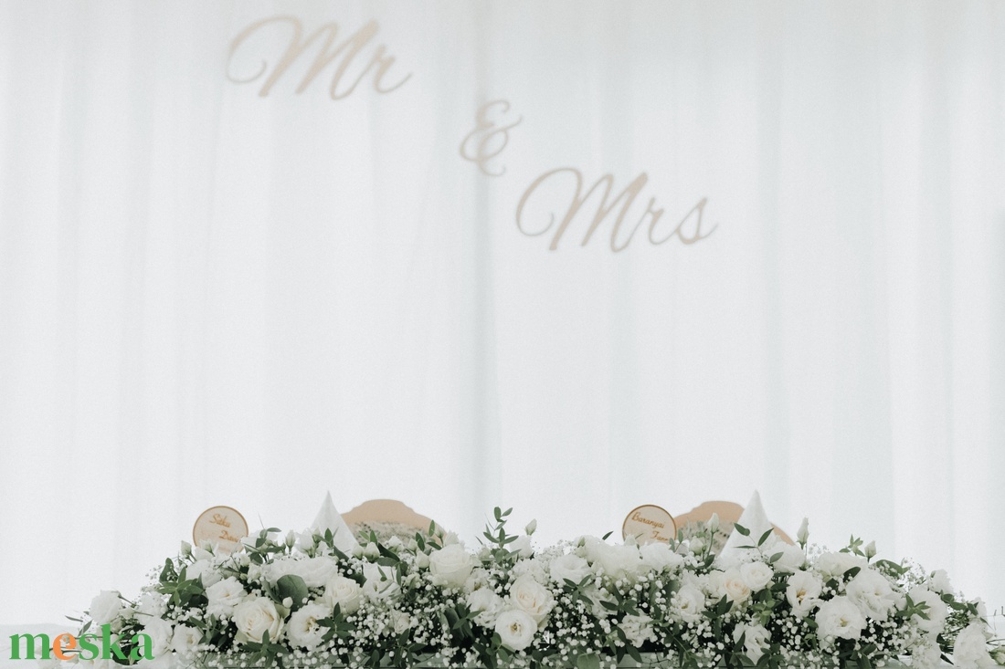 Mr.  és Mrs. felirat - esküvő - dekoráció - helyszíni dekor - Meska.hu