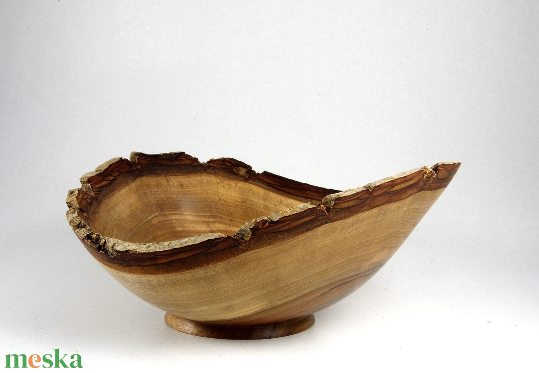 Szép dió - Egyedi kézműves kínálótál diófából - otthon & életmód - dekoráció - asztal és polc dekoráció - asztaldísz - Meska.hu