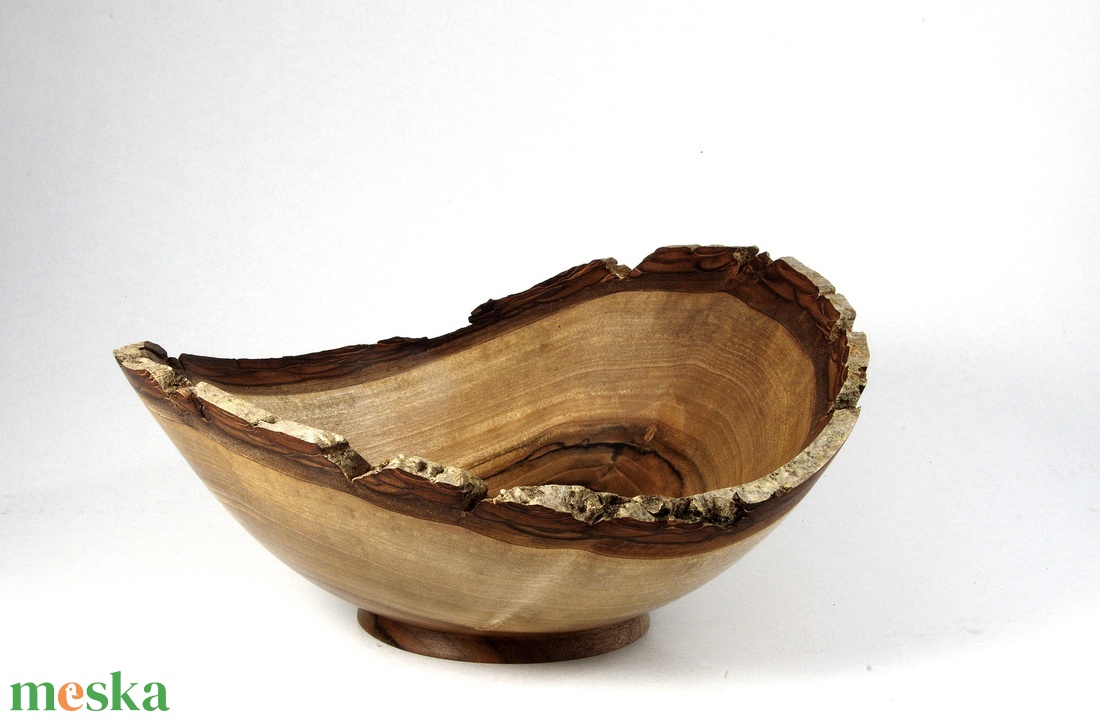 Szép dió - Egyedi kézműves kínálótál diófából - otthon & életmód - dekoráció - asztal és polc dekoráció - asztaldísz - Meska.hu