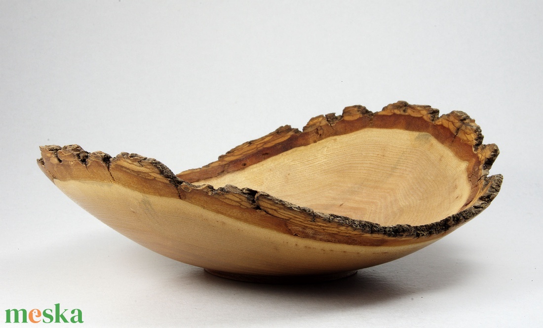 Magas kőris - Egyedi, kézműves kínálótál kőrisfából - otthon & életmód - dekoráció - asztal és polc dekoráció - asztaldísz - Meska.hu