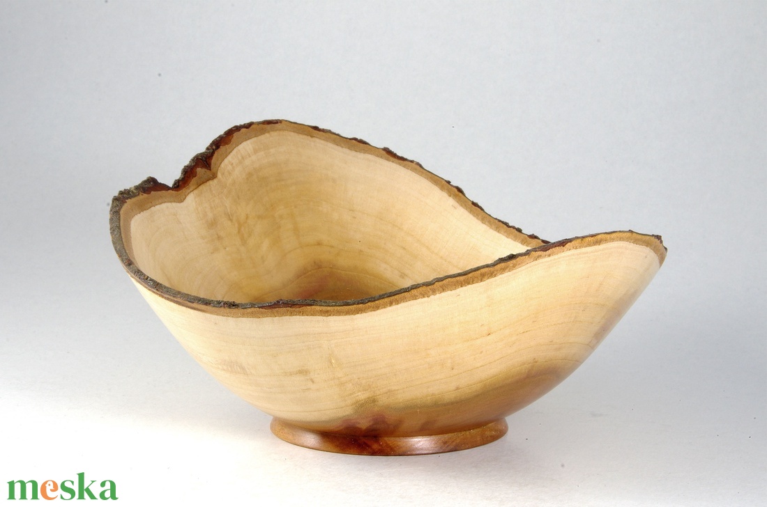 Kis barátom - Egyedi, kézműves kínálótál szilvafából - otthon & életmód - dekoráció - asztal és polc dekoráció - asztaldísz - Meska.hu