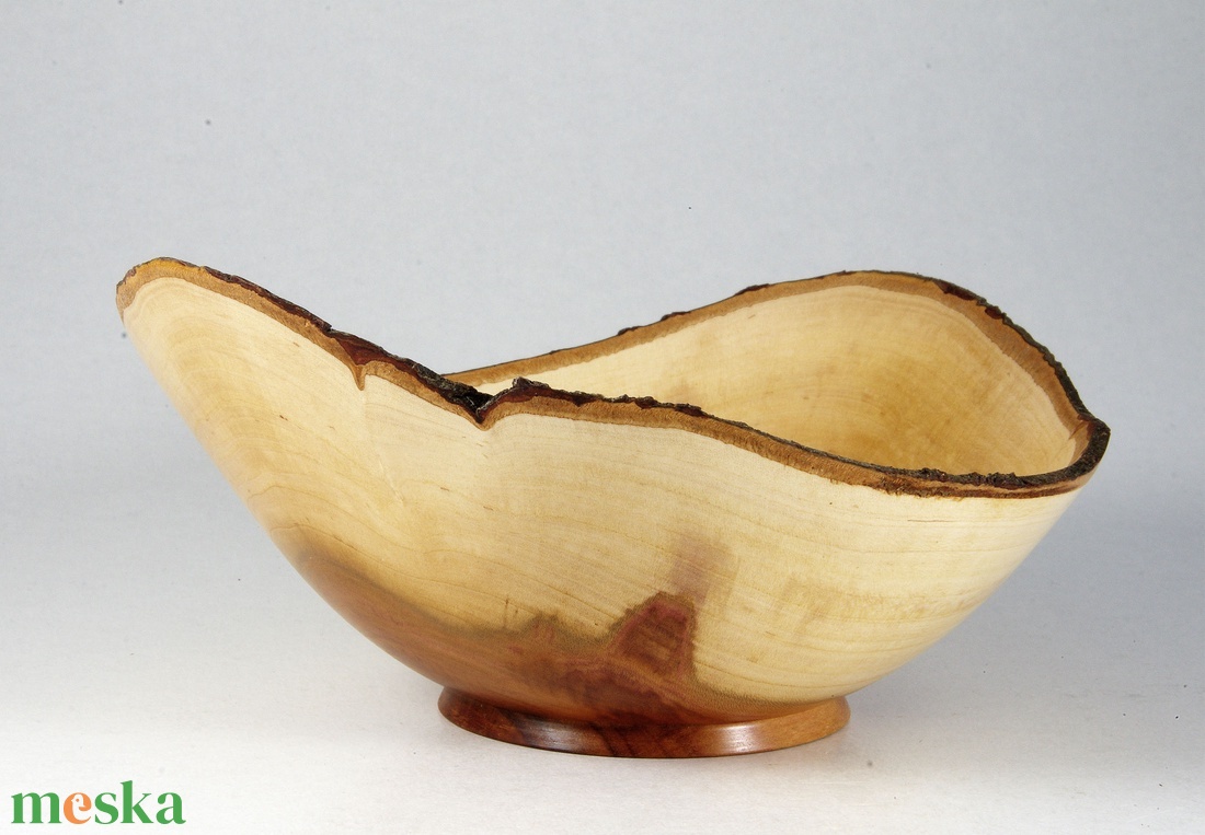 Kis barátom - Egyedi, kézműves kínálótál szilvafából - otthon & életmód - dekoráció - asztal és polc dekoráció - asztaldísz - Meska.hu