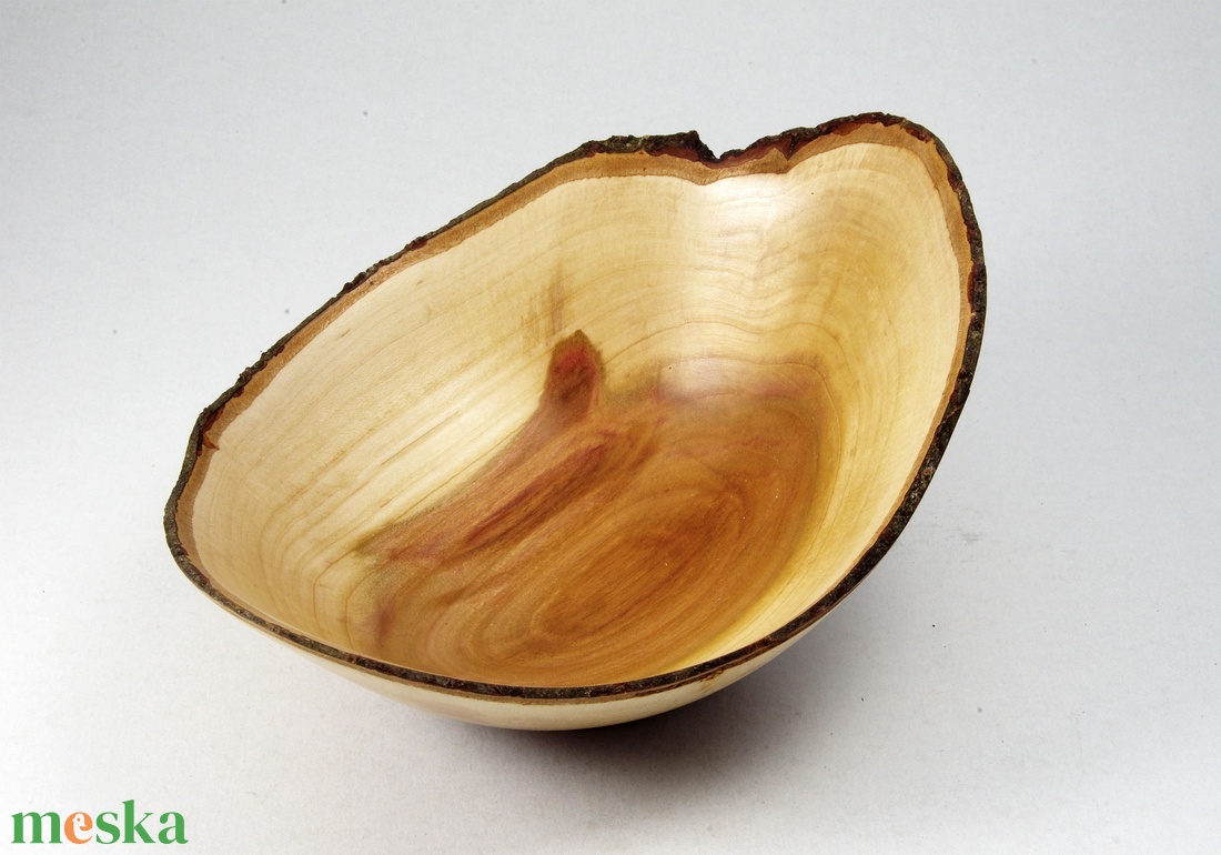 Kis barátom - Egyedi, kézműves kínálótál szilvafából - otthon & életmód - dekoráció - asztal és polc dekoráció - asztaldísz - Meska.hu