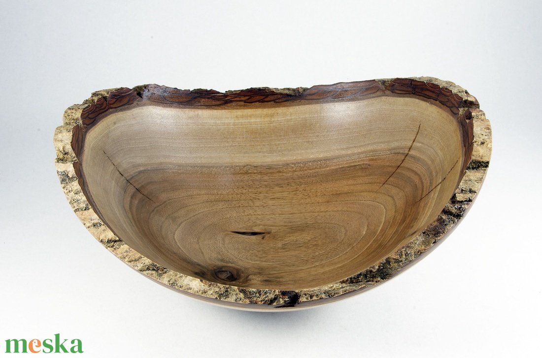 Selymes dió - Egyedi, kézműves kínálótál diófából - otthon & életmód - dekoráció - asztal és polc dekoráció - asztaldísz - Meska.hu