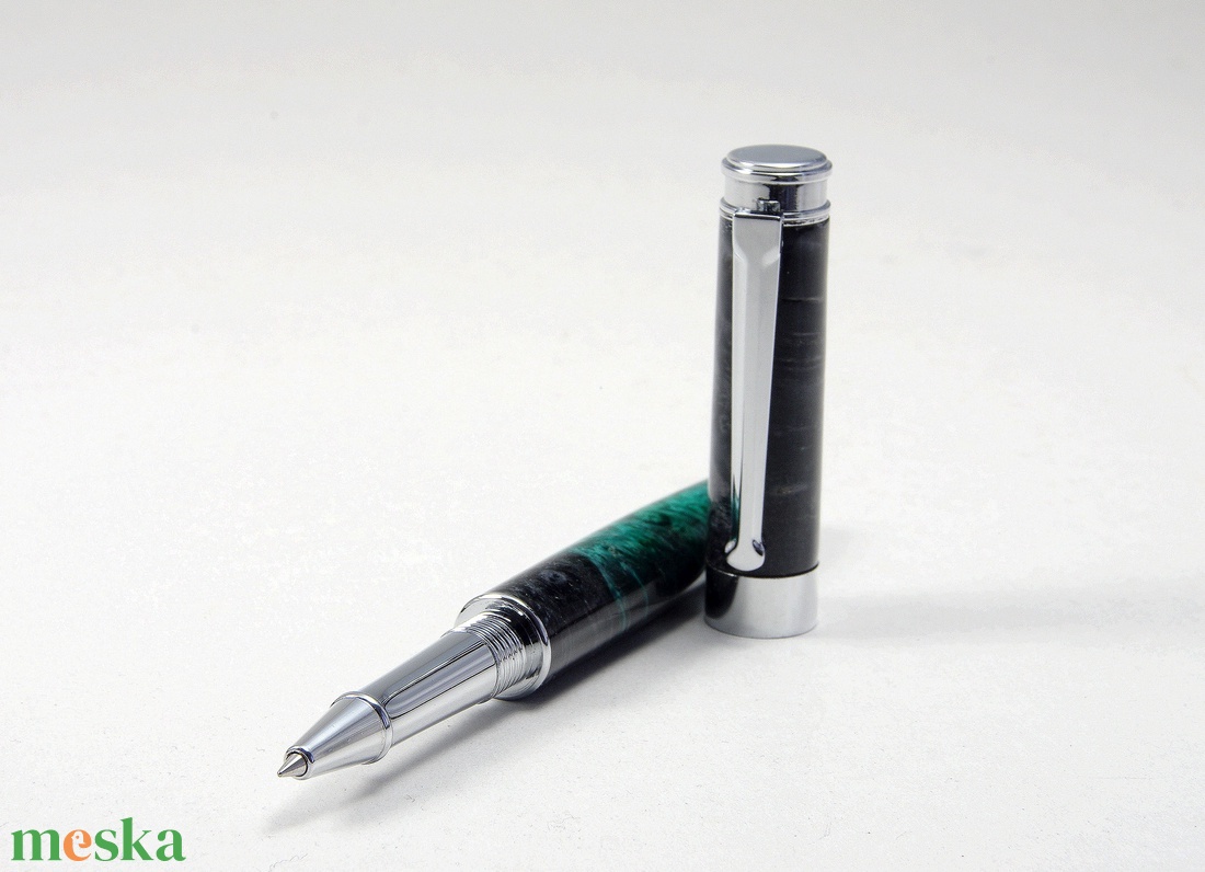 Zöld és fekete - Egyedi kézműves golyóstoll - otthon & életmód - papír, írószer - ceruza & toll - Meska.hu