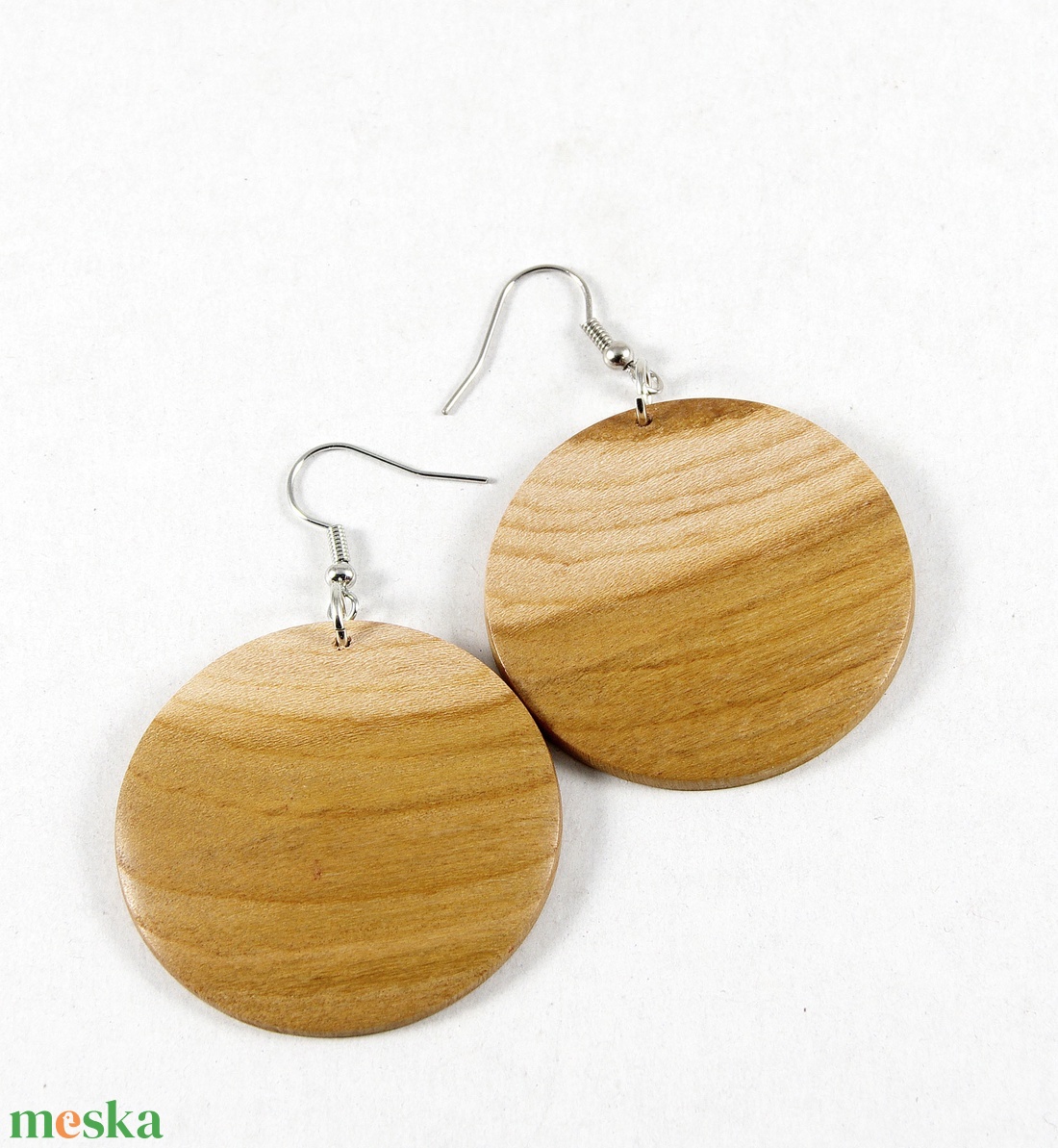 Fülbevaló vadmeggy fából - Egyedi, kézműves termék - ékszer - fülbevaló - karika fülbevaló - Meska.hu