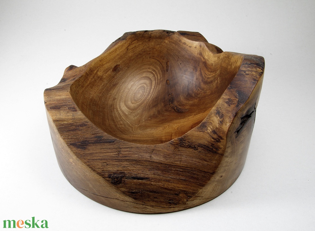 Süsü - Egyedi kézműves kínálótál diófából - otthon & életmód - konyhafelszerelés, tálalás - tálalás - kínálótál - Meska.hu