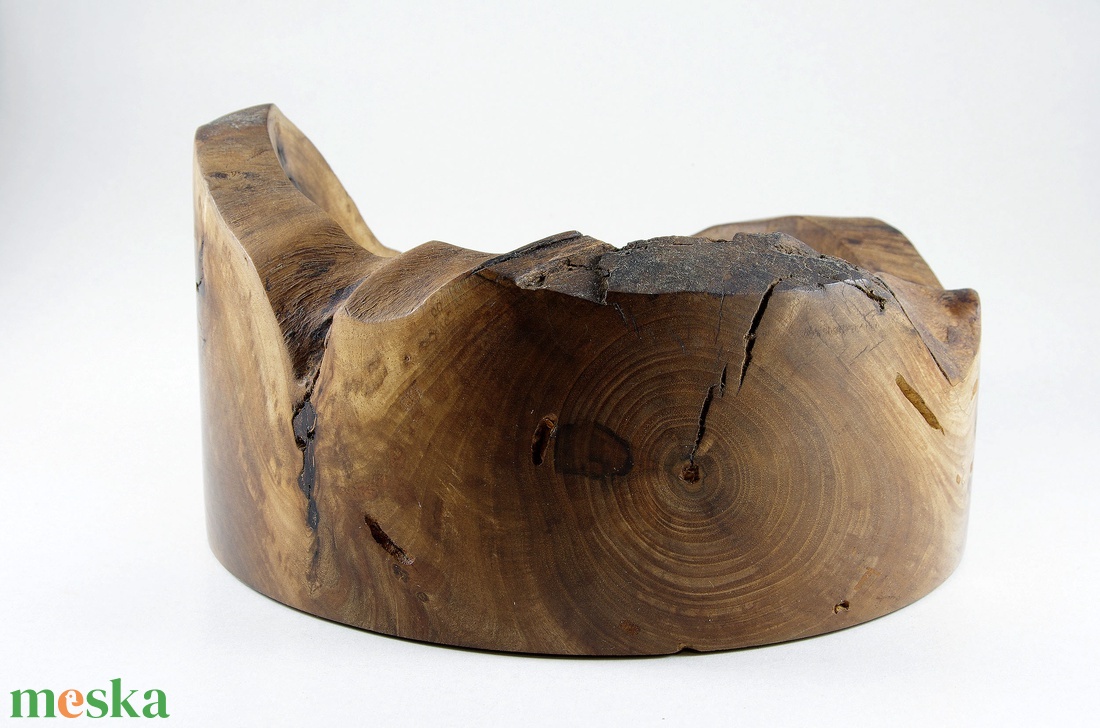 Süsü - Egyedi kézműves kínálótál diófából - otthon & életmód - konyhafelszerelés, tálalás - tálalás - kínálótál - Meska.hu