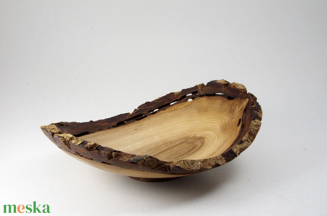 Öregem - Egyedi, kézműves karéjtál diófából - otthon & életmód - konyhafelszerelés, tálalás - tálalás - kínálótál - Meska.hu