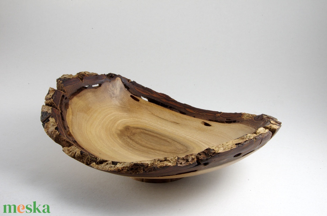 Öregem - Egyedi, kézműves karéjtál diófából - otthon & életmód - konyhafelszerelés, tálalás - tálalás - kínálótál - Meska.hu