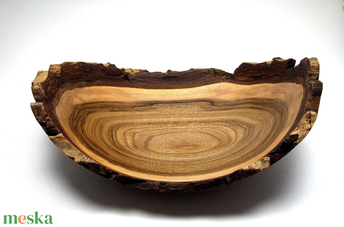 A Király - Egyedi, kézműves kínálótál diófából - otthon & életmód - konyhafelszerelés, tálalás - tálalás - kínálótál - Meska.hu