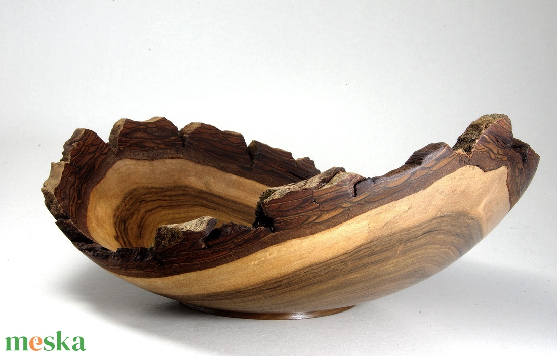 A Király - Egyedi, kézműves kínálótál diófából - otthon & életmód - konyhafelszerelés, tálalás - tálalás - kínálótál - Meska.hu