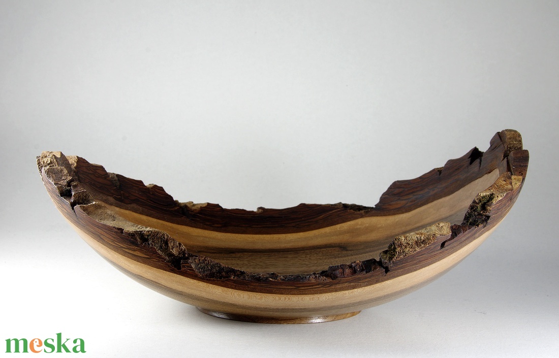 A Király - Egyedi, kézműves kínálótál diófából - otthon & életmód - konyhafelszerelés, tálalás - tálalás - kínálótál - Meska.hu