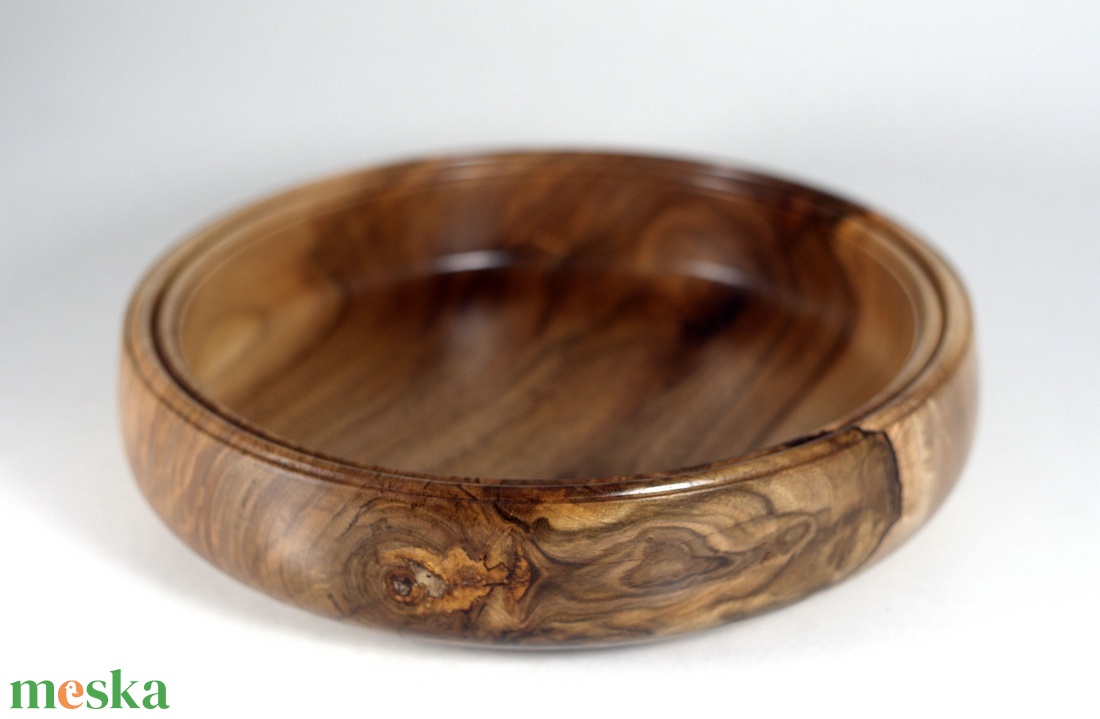 Erzsébet-tál, Egyedi, kézműves kínálótál diófából - otthon & életmód - konyhafelszerelés, tálalás - tálalás - kínálótál - Meska.hu