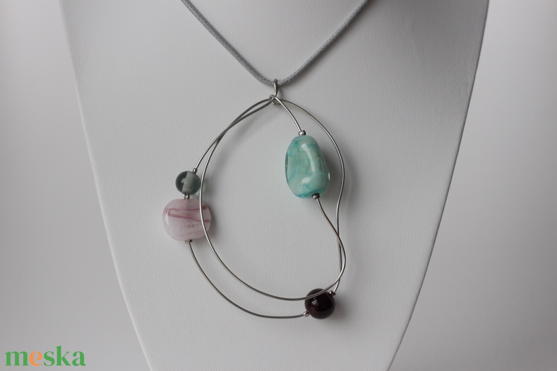 Pillangó nyaklánc egyedi üveggyöngyökkel - ékszer - nyaklánc - gyöngyös nyaklánc - Meska.hu Pillangó nyaklánc egyedi üveggyöngyökkel - ékszer - nyaklánc - gyöngyös nyaklánc - Meska.hu