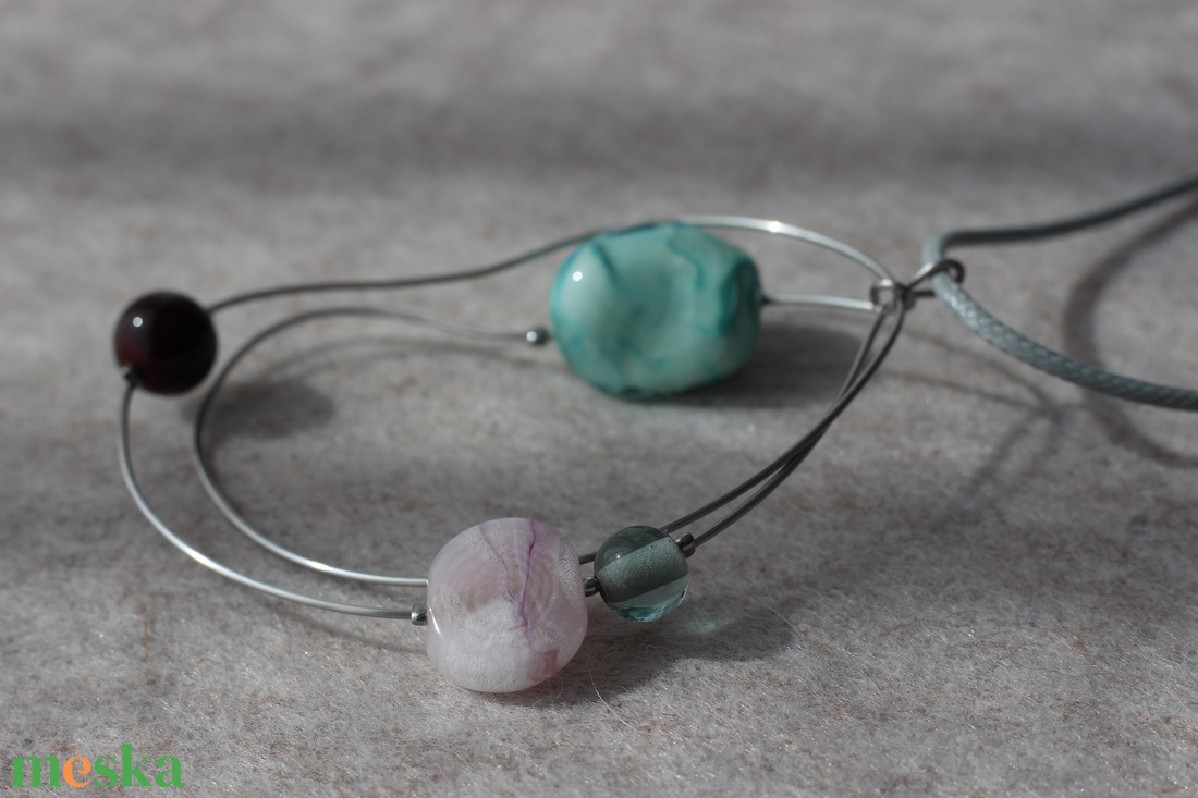 Pillangó nyaklánc egyedi üveggyöngyökkel - ékszer - nyaklánc - gyöngyös nyaklánc - Meska.hu Pillangó nyaklánc egyedi üveggyöngyökkel - ékszer - nyaklánc - gyöngyös nyaklánc - Meska.hu